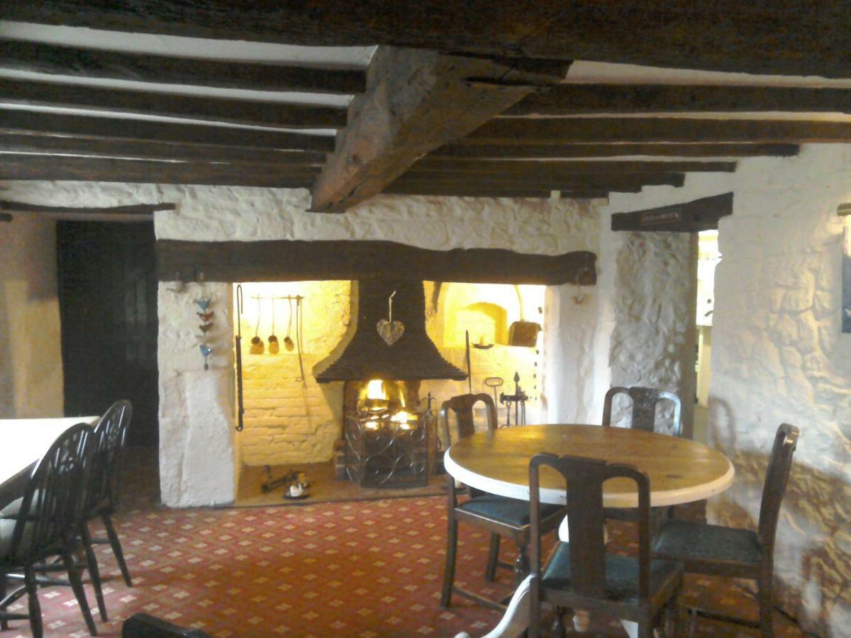 The Crown Inn Alvediston Ngoại thất bức ảnh